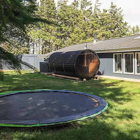 8 Person In Lokken-by Traum