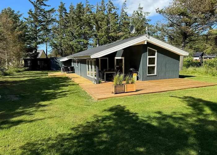 8 Person In Lokken-by Traum Nyaraló *